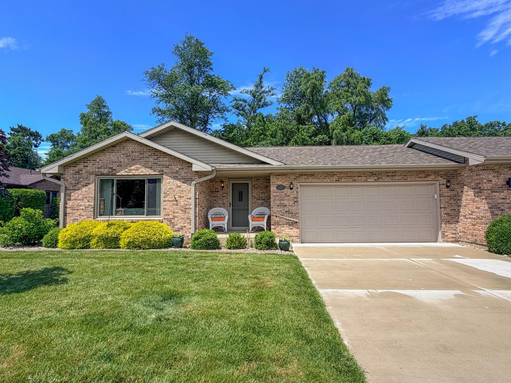 Photo of 125 Regency Pkwy, La Porte, IN 46350 (MLS # 840816)