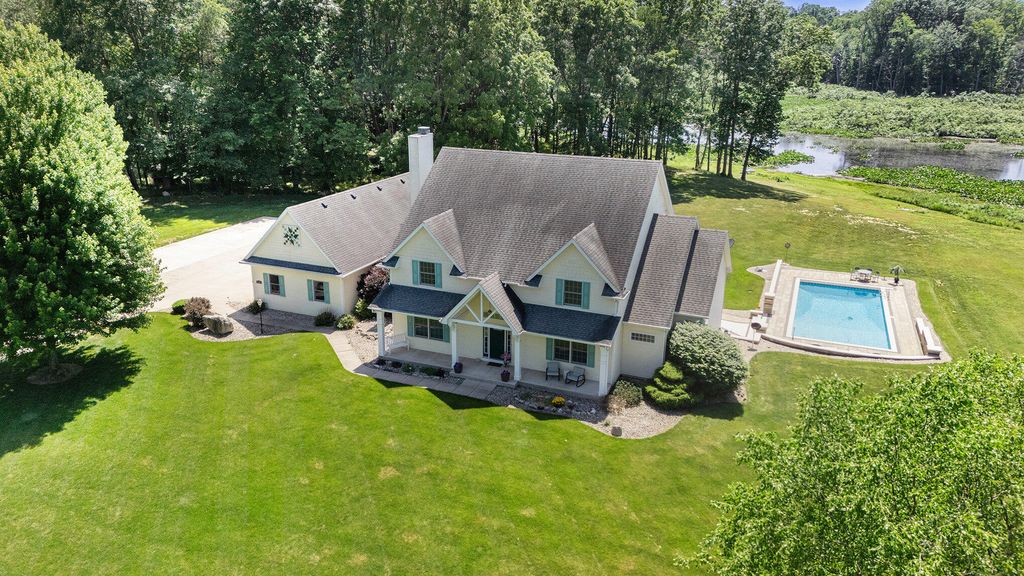 Photo of 8196 E Walnut Ridge, New Carlisle, IN 46552 (MLS # 832203)