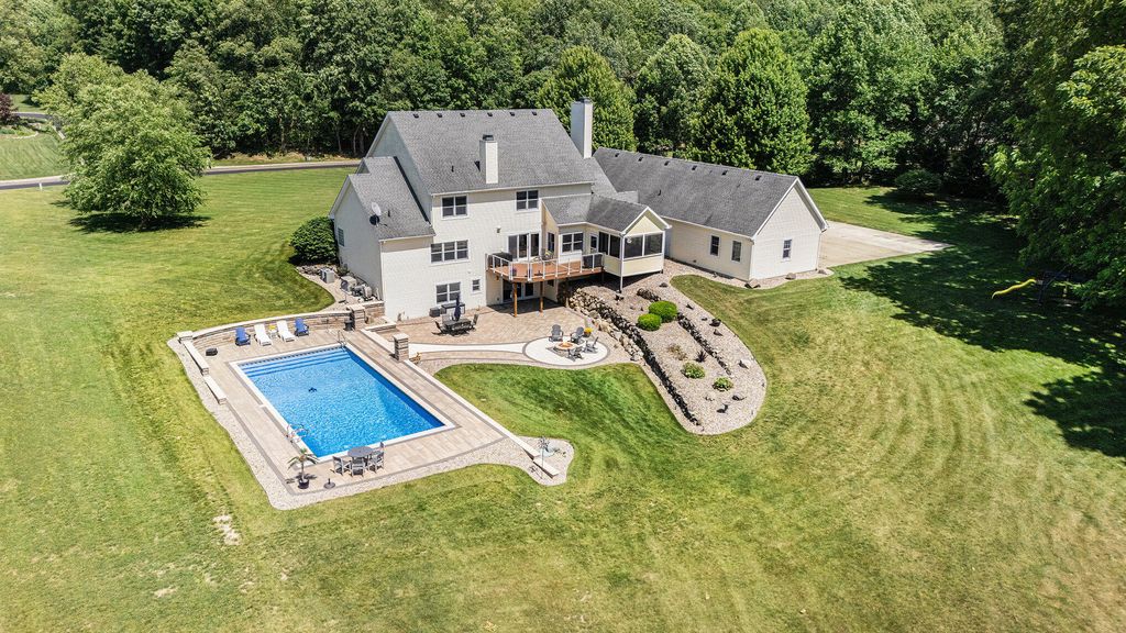 Photo of 8196 E Walnut Ridge, New Carlisle, IN 46552 (MLS # 832203)