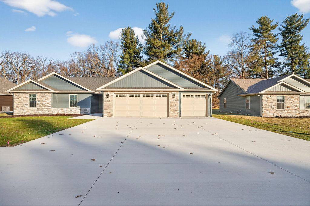 Photo of 1611 Elderberry Street SE, DeMotte, IN 46310 (MLS # 837181)