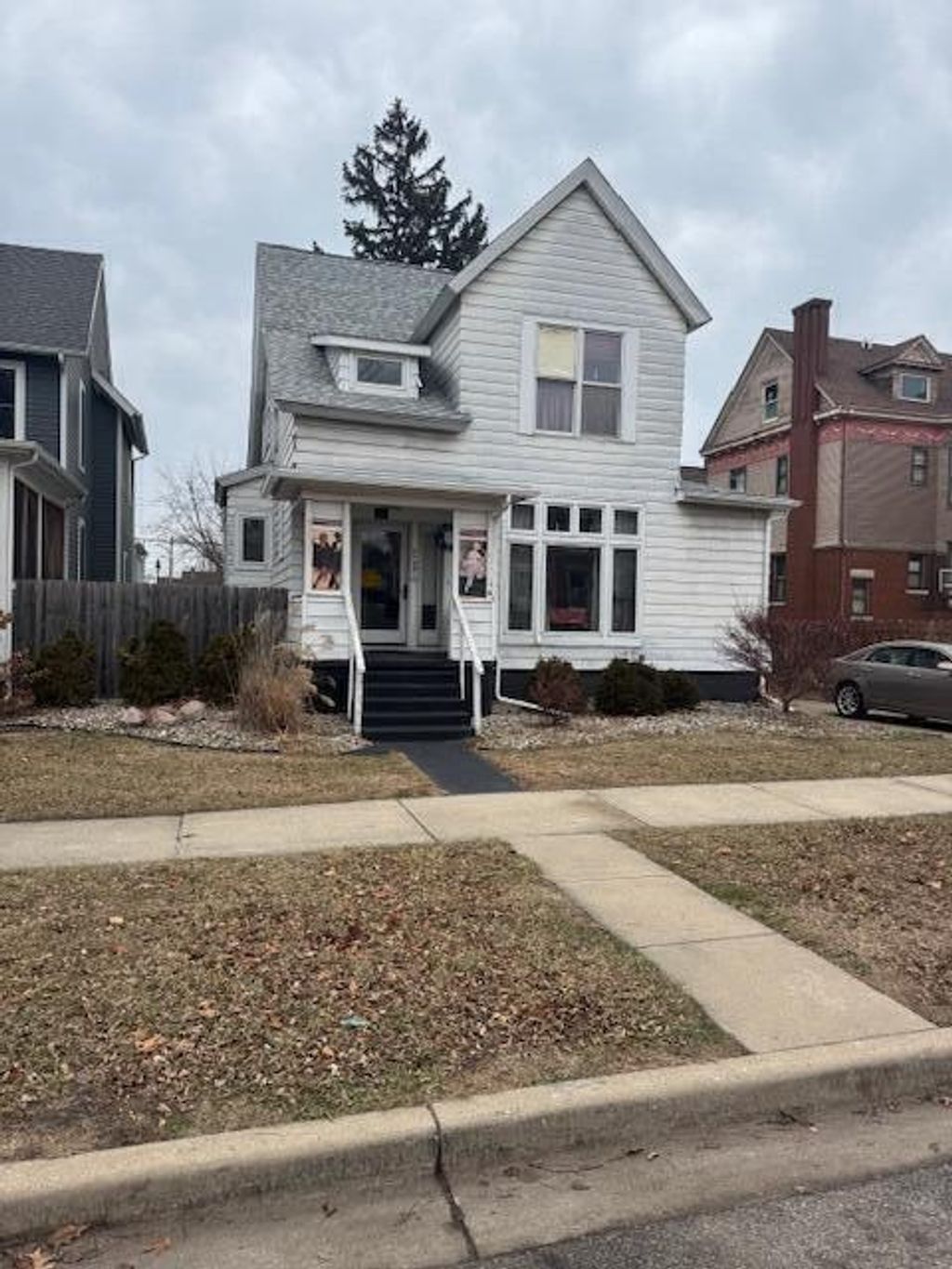 Photo of 211 W 10th Street, Michigan City, IN 46360 (MLS # 833384)