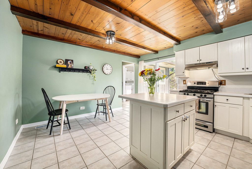 Photo of 2525 Lakewood Drive, Dyer, IN 46311 (MLS # 834434)