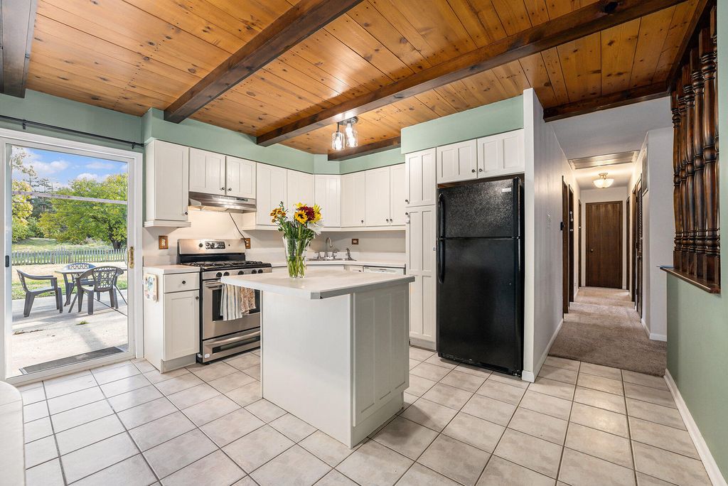 Photo of 2525 Lakewood Drive, Dyer, IN 46311 (MLS # 834434)