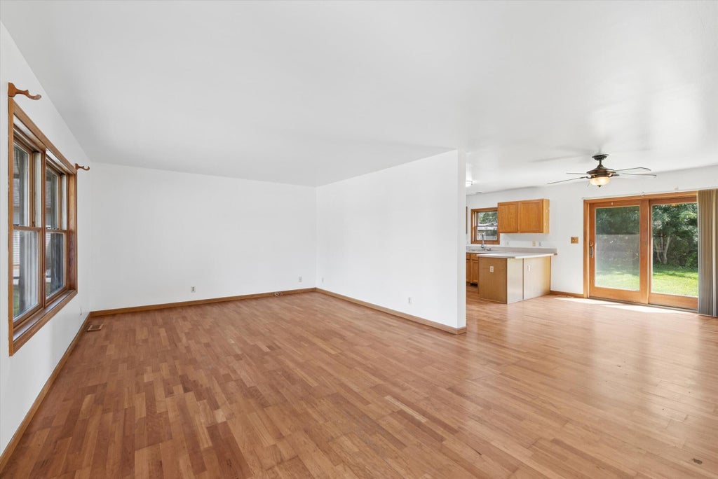Photo of 1184 Woodland Drive, Chesterton, IN 46304 (MLS # 844447)