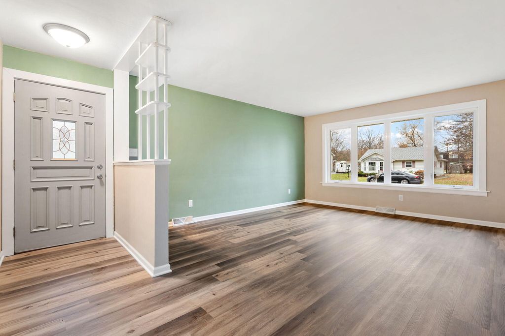 Photo of 6131 Glen Drive, Merrillville, IN 46410 (MLS # 831025)