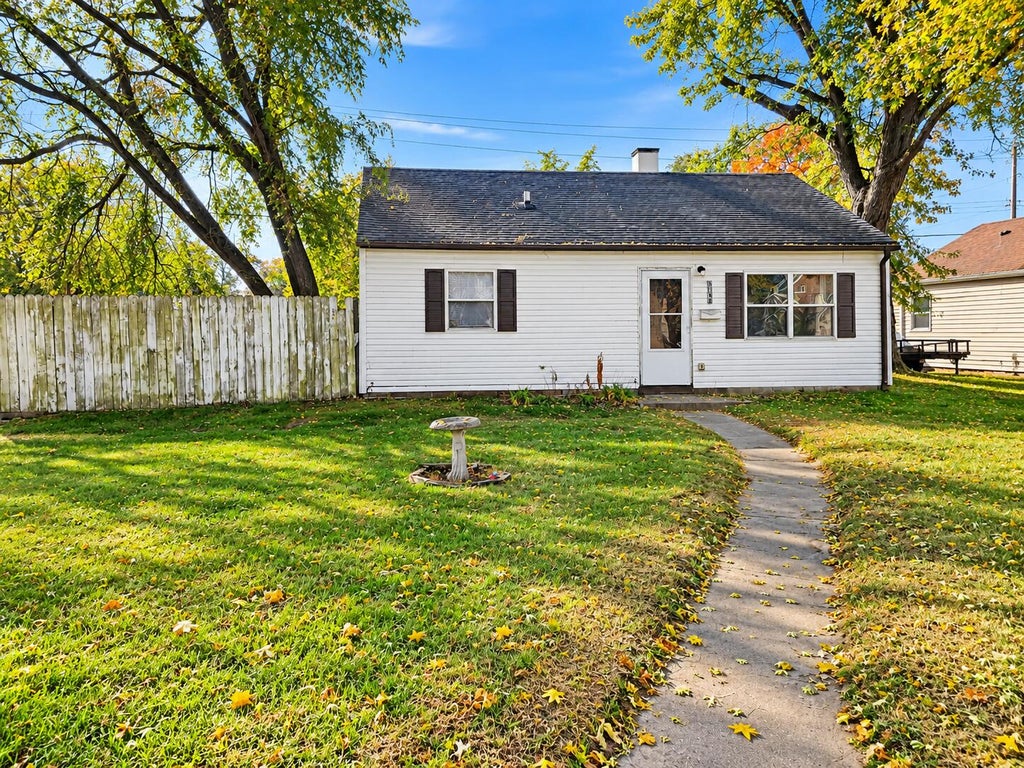 Photo of 4543 Central Avenue, Lake Station, IN 46405 (MLS # 847573)