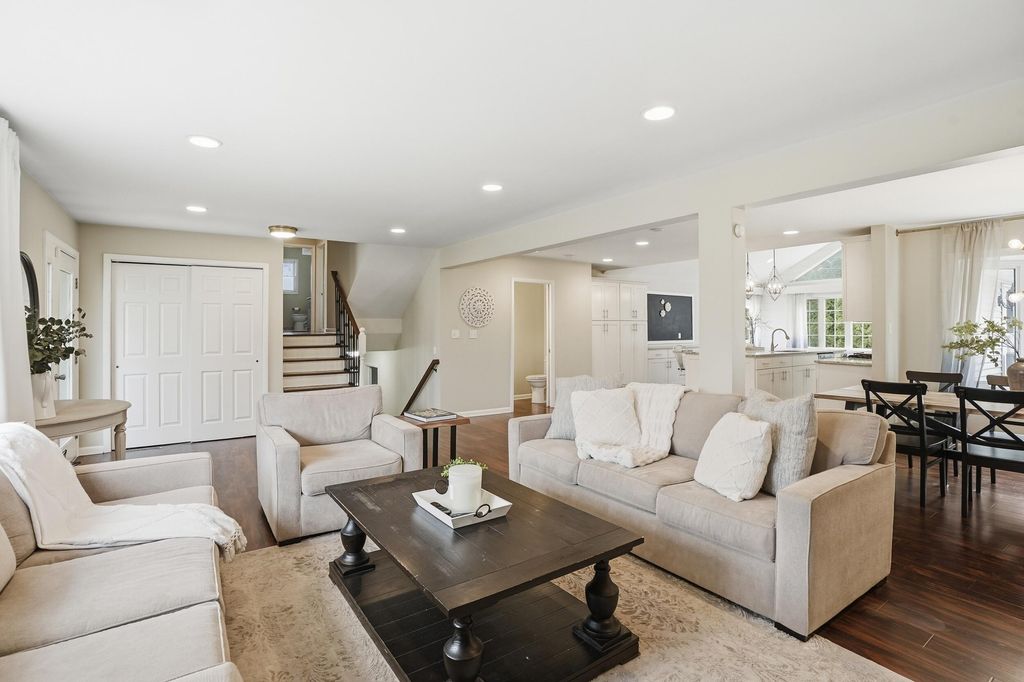 Photo of 9200 Birch Avenue, Munster, IN 46321 (MLS # 835339)