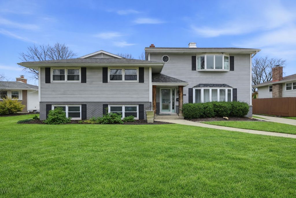 Photo of 9200 Birch Avenue, Munster, IN 46321 (MLS # 835339)