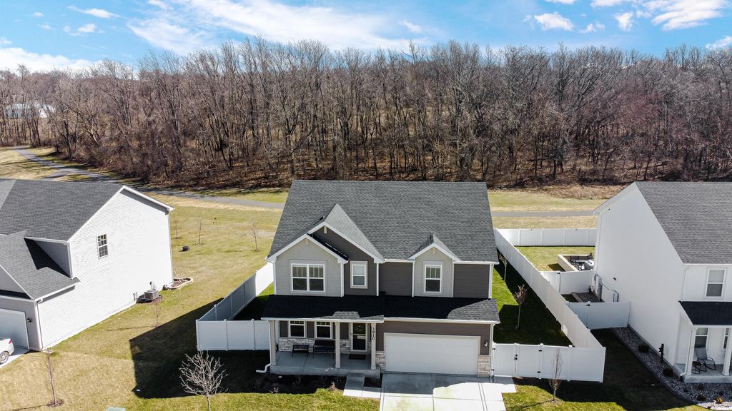 Photo of 3910 Iron Gate Drive, Valparaiso, IN 46385 (MLS # 835221)