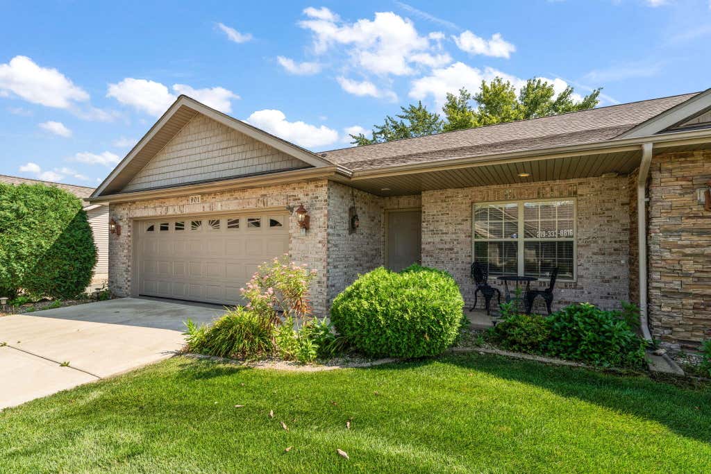 Photo of 901 Veterans Lane, Crown Point, IN 46307 (MLS # 843836)