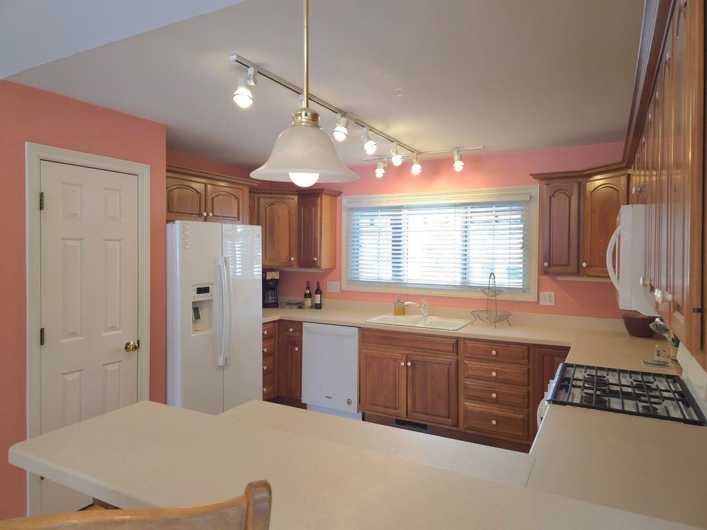 Photo of 139 Shorewood Drive, Michigan City, IN 46360 (MLS # 834103)