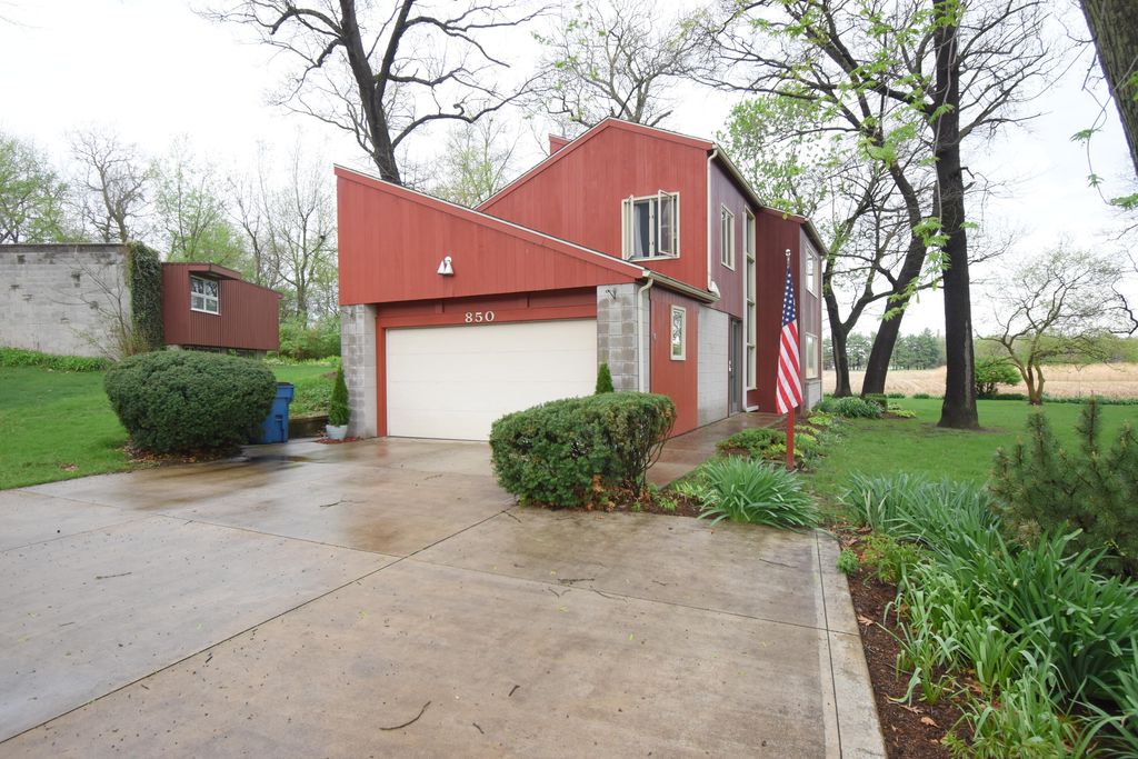 Photo of 850 W Winding Road, Rensselaer, IN 47978 (MLS # 837149)