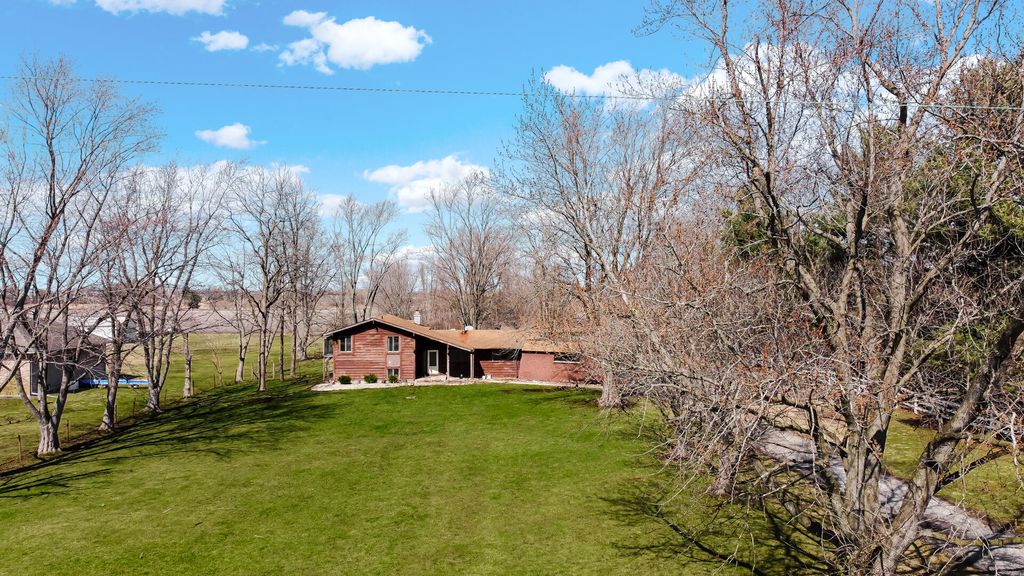 Photo of 3050 E 139th Avenue, Crown Point, IN 46307 (MLS # 835828)