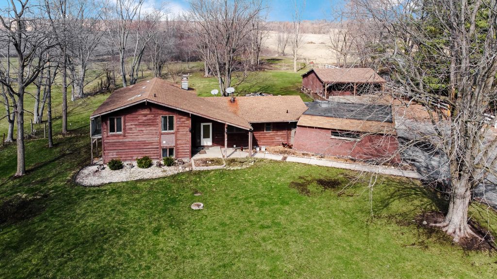 Photo of 3050 E 139th Avenue, Crown Point, IN 46307 (MLS # 835828)