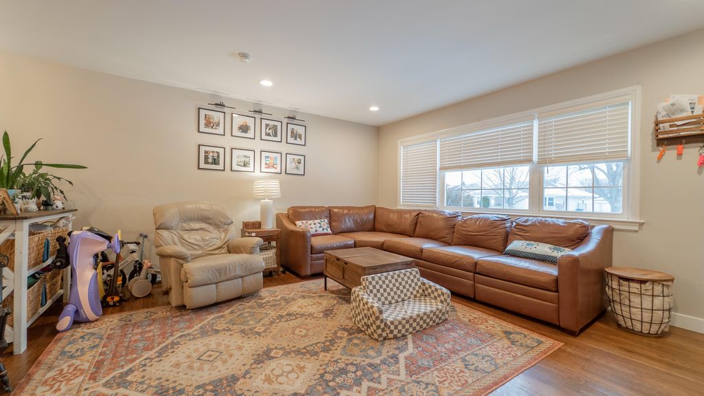 Photo of 3230 Garfield Avenue, Highland, IN 46322 (MLS # 833689)