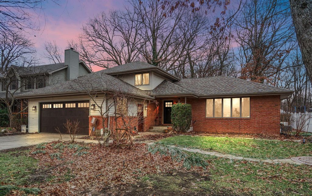 Photo of 733 S Indiana Avenue, Griffith, IN 46319 (MLS # 832660)