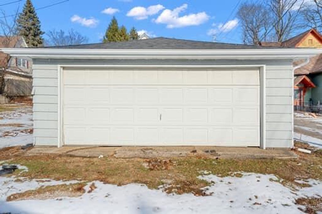 Photo of 253 S Greenwich Street #1, Valparaiso, IN 46383 (MLS # 832435)