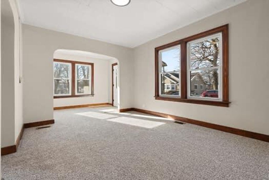 Photo of 253 S Greenwich Street #1, Valparaiso, IN 46383 (MLS # 832435)