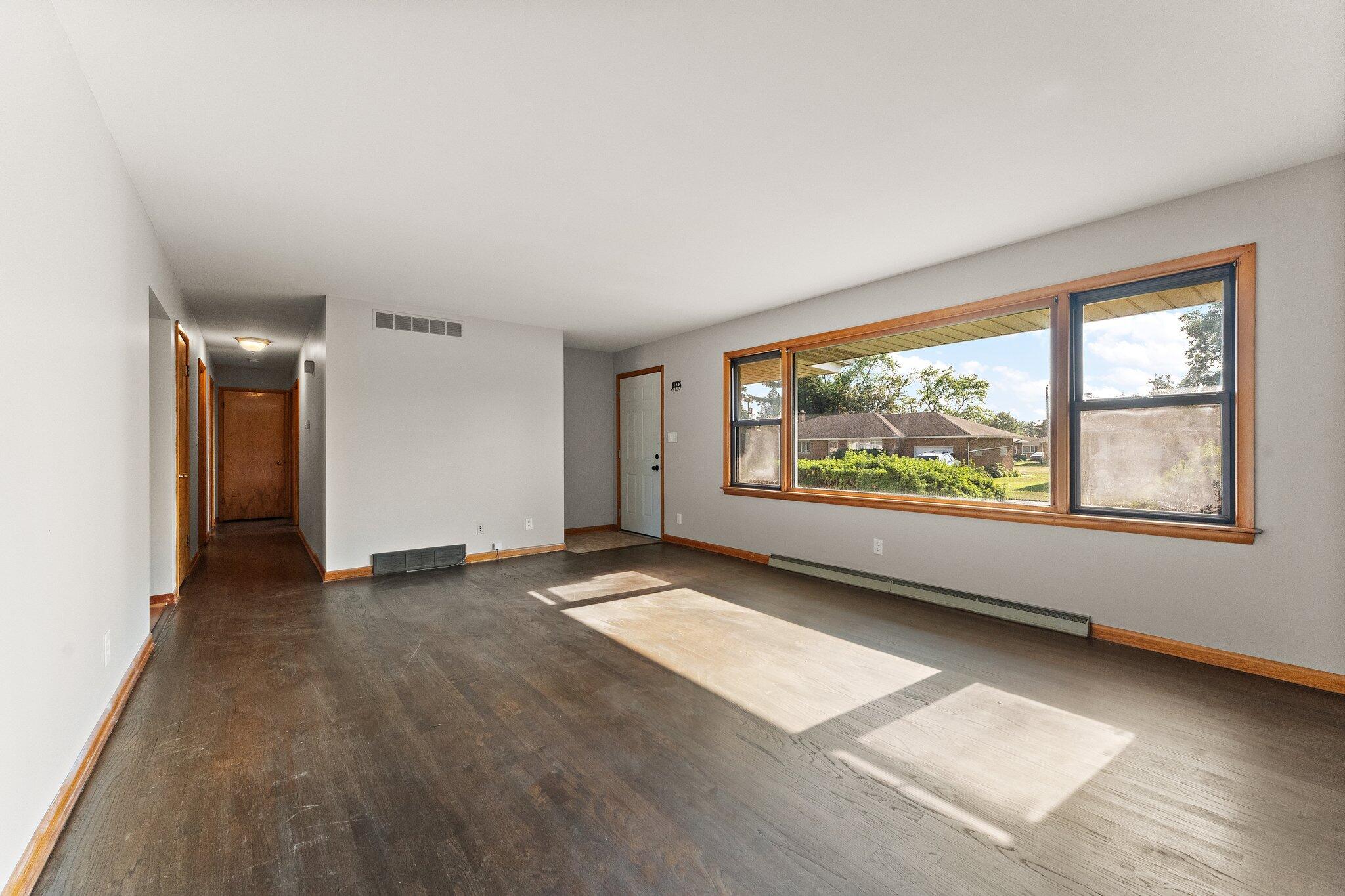 Merrillville, Indiana 46410, United States, 3 Bedrooms Bedrooms, ,2 BathroomsBathrooms,Residential,Active,163627