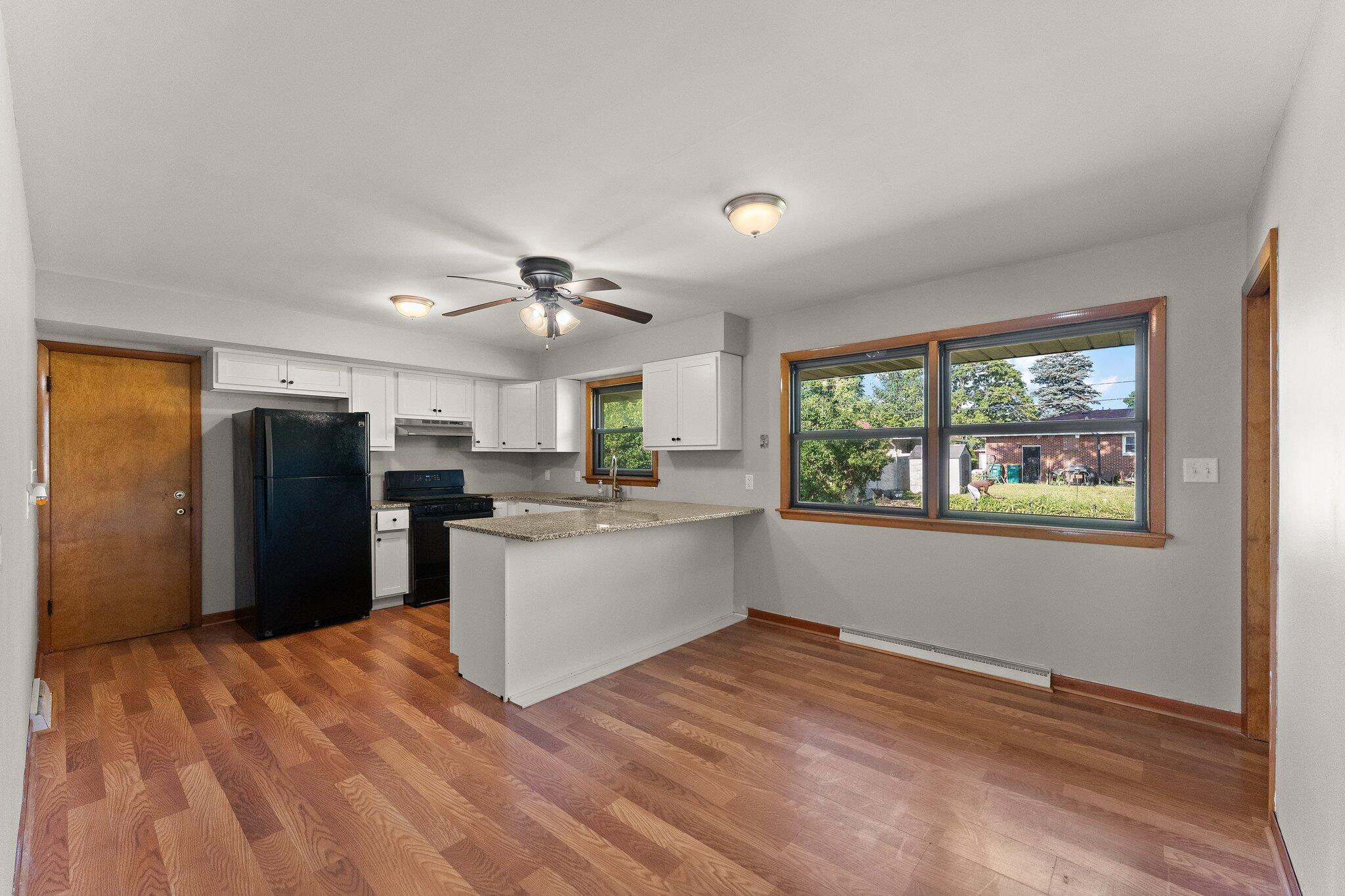 Merrillville, Indiana 46410, United States, 3 Bedrooms Bedrooms, ,2 BathroomsBathrooms,Residential,Active,163627