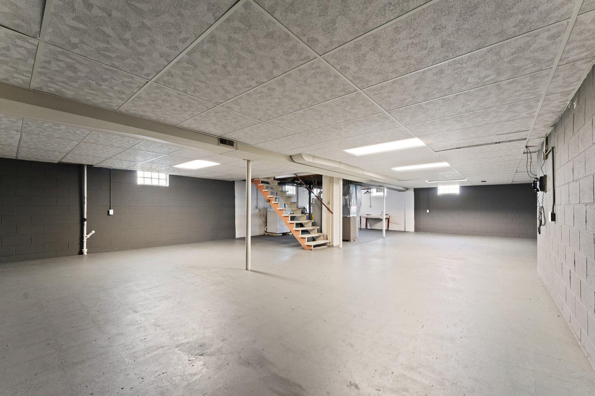 Merrillville, Indiana 46410, United States, 3 Bedrooms Bedrooms, ,2 BathroomsBathrooms,Residential,Active,163627