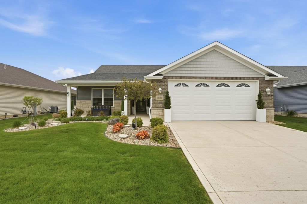 Photo of 10100 W 134th Avenue, Cedar Lake, IN 46303 (MLS # 840974)