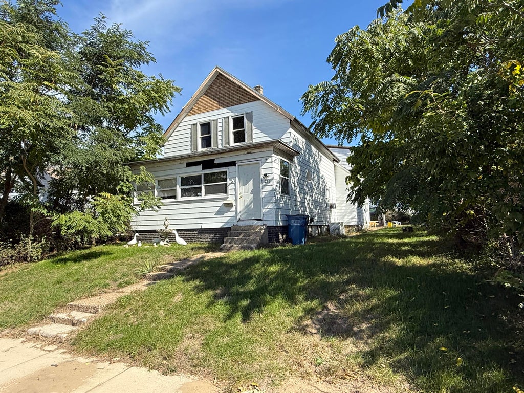 Photo of 1722 Tennessee Street, Michigan City, IN 46360 (MLS # 846690)