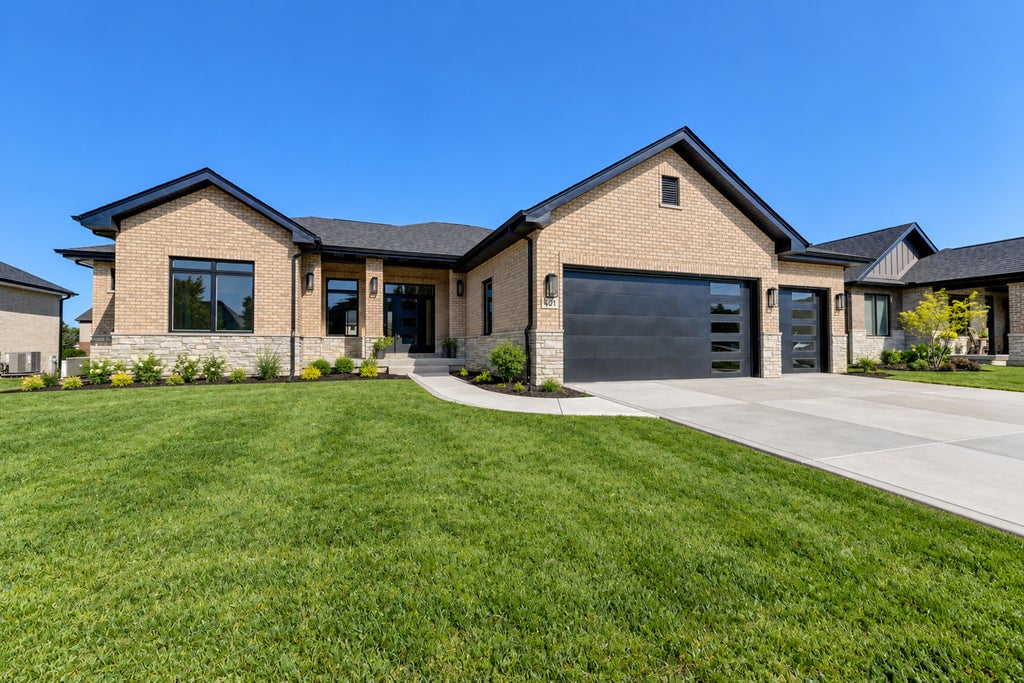 Photo of 101 Primrose Drive, Dyer, IN 46311 (MLS # 846491)