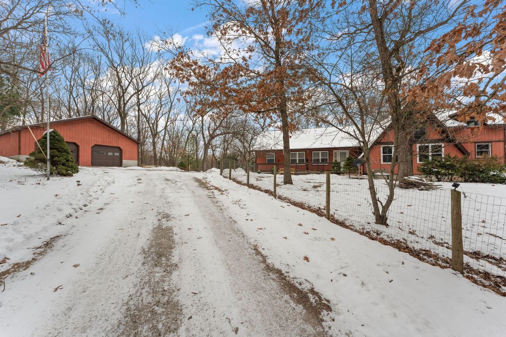 Photo of 385 W 900 N, Wheatfield, IN 46392 (MLS # 835150)