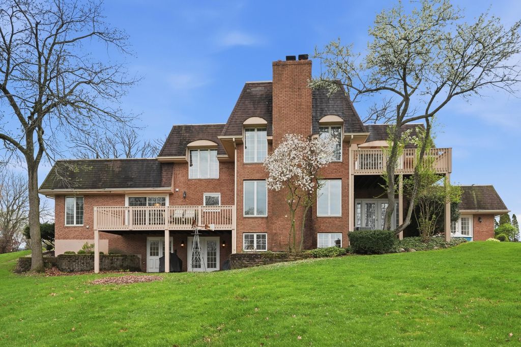 Photo of 206 Scarborough Court, Valparaiso, IN 46385 (MLS # 837581)