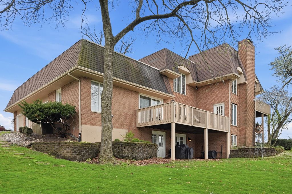 Photo of 206 Scarborough Court, Valparaiso, IN 46385 (MLS # 837581)