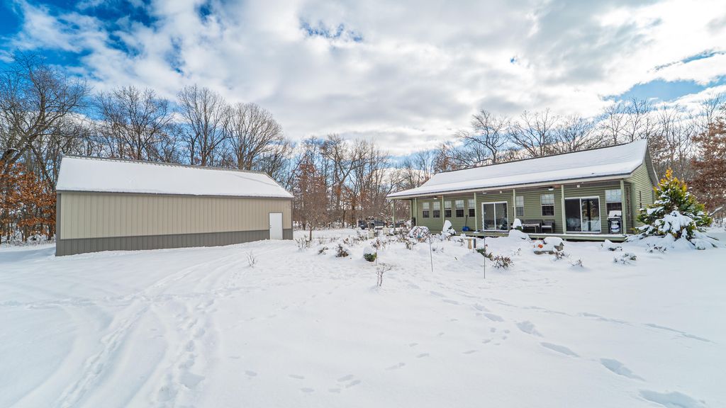 Photo of 9588 E 650 N, Walkerton, IN 46574 (MLS # 831815)