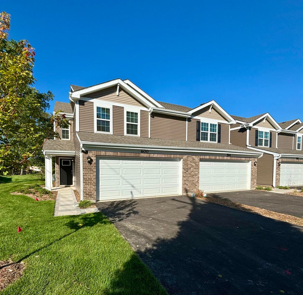 Photo of 600 W 39th Place, Hobart, IN 46342 (MLS # 847101)