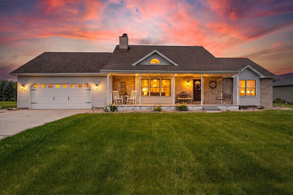 Photo of 1790 W 134th Court, Crown Point, IN 46307 (MLS # 840902)