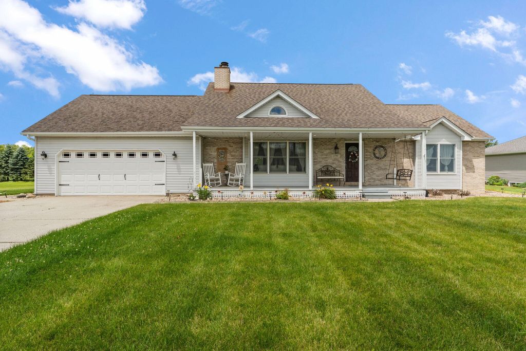 Photo of 1790 W 134th Court, Crown Point, IN 46307 (MLS # 840902)