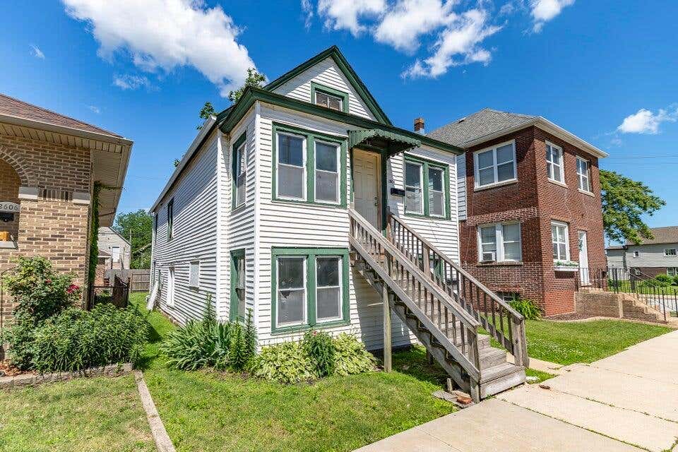 Photo of 2604 Schrage Avenue, Whiting, IN 46394 (MLS # 844074)