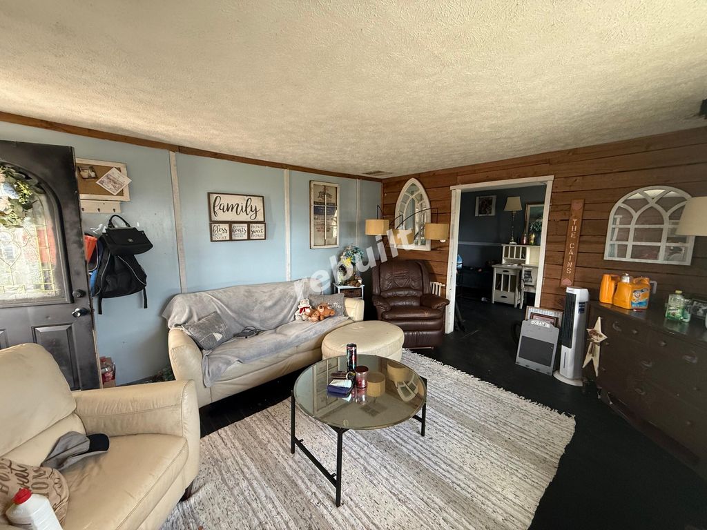 Photo of 14380 W Walnut Street, Deputy, IN 47230 (MLS # 836330)