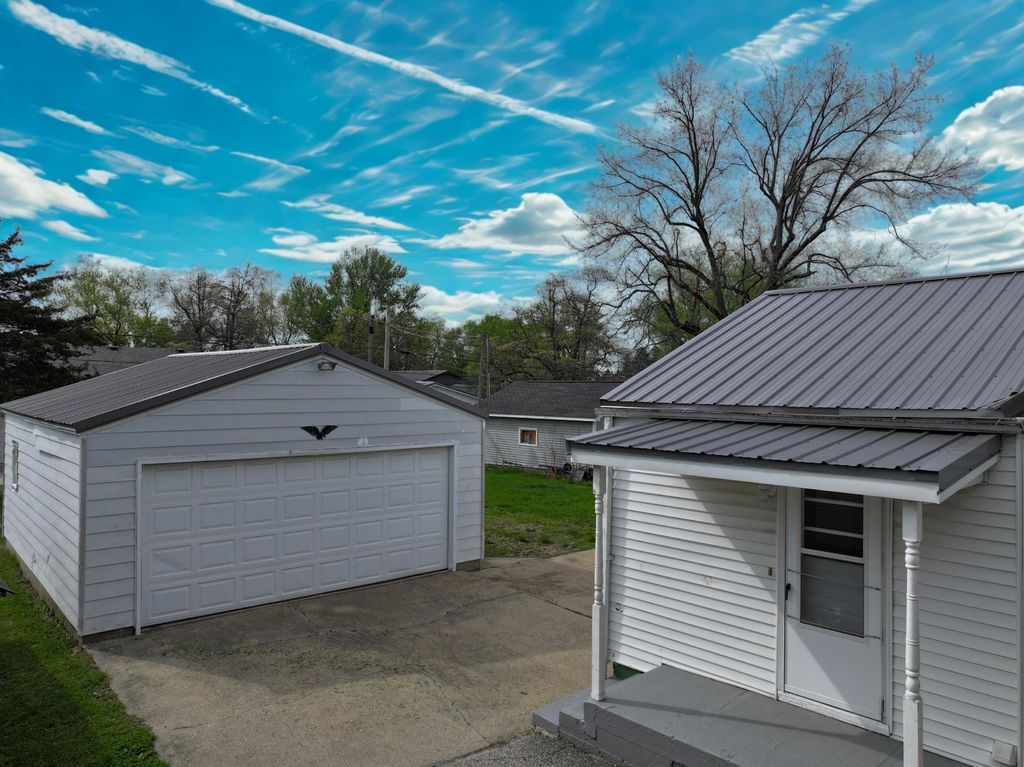 Photo of 911 N Hathaway Street, Winamac, IN 46996 (MLS # 837421)