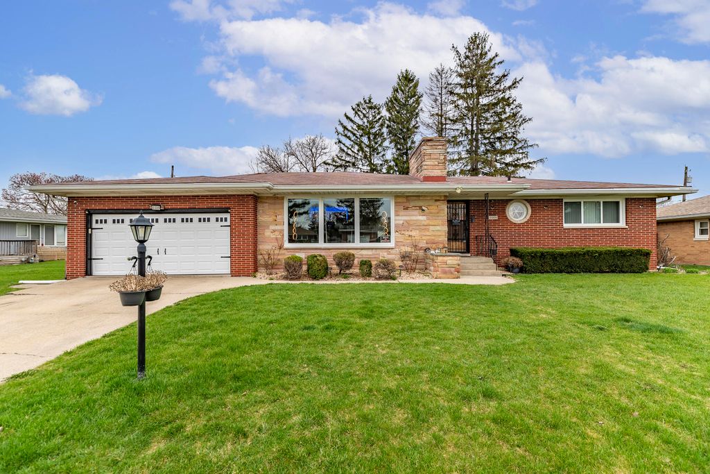 Photo of 5509 Van Buren Street, Merrillville, IN 46410 (MLS # 836416)