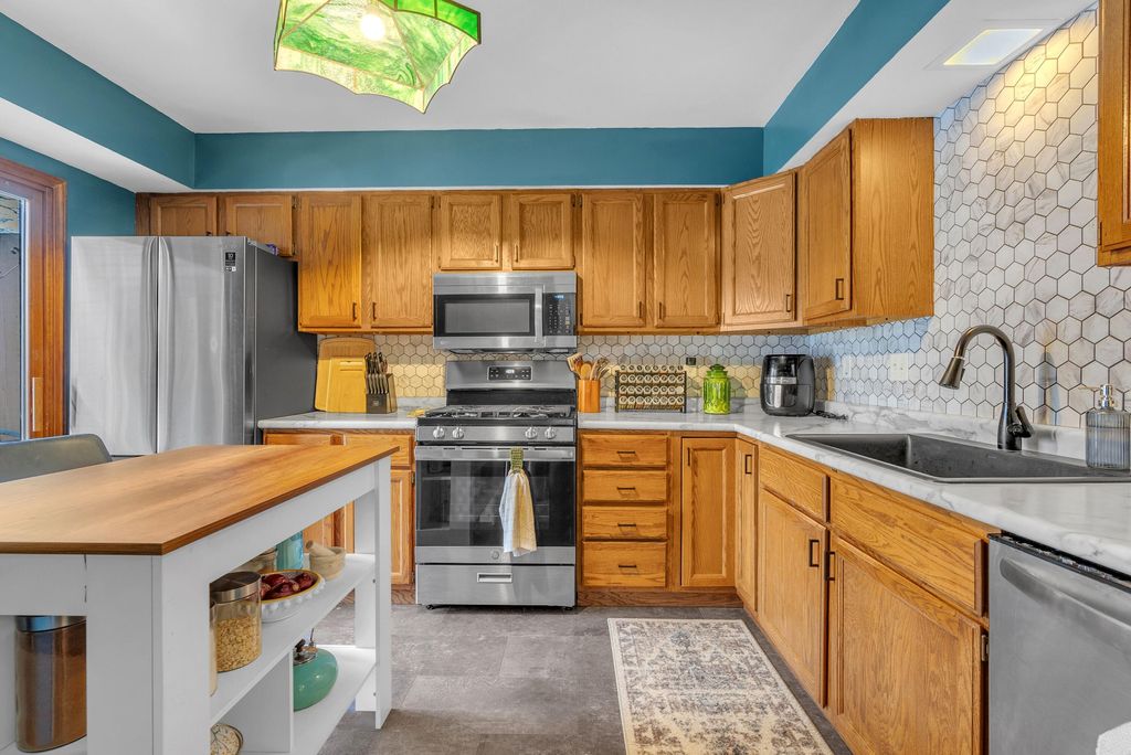 Photo of 1801 Earthstone Drive, Valparaiso, IN 46383 (MLS # 831809)