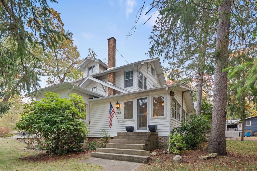 Photo of 2005 Oriole Trail, Long Beach, IN 46360 (MLS # 836396)