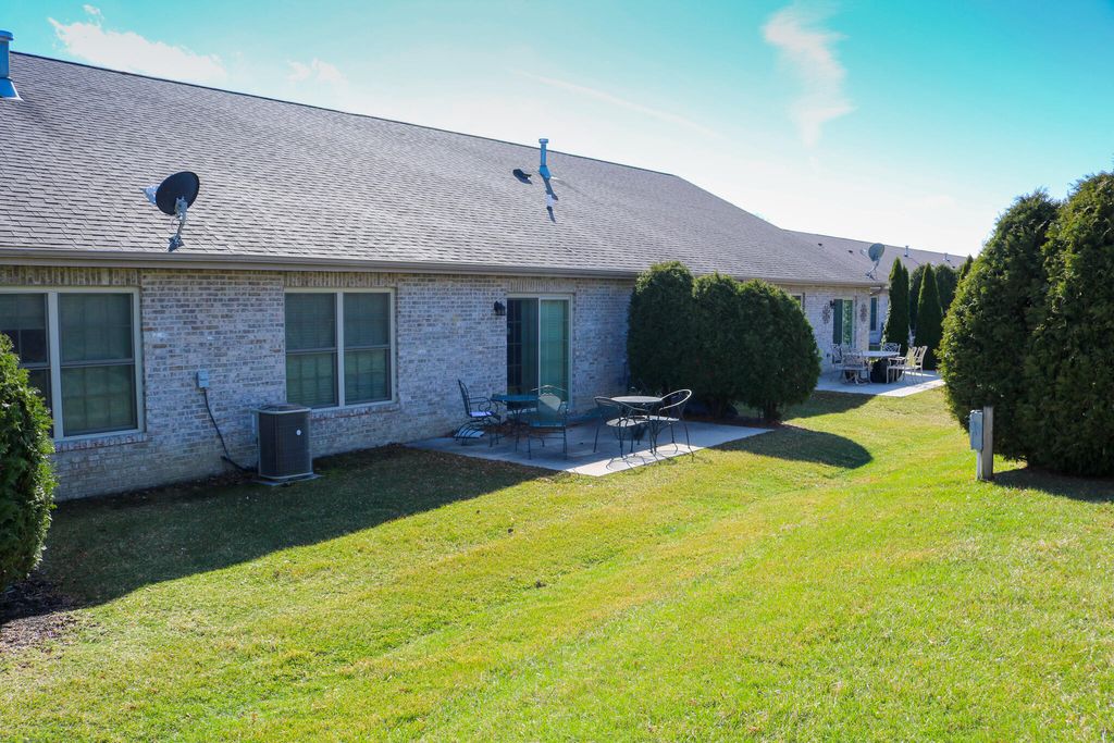 Photo of 802 Veterans Lane, Crown Point, IN 46307 (MLS # 835462)