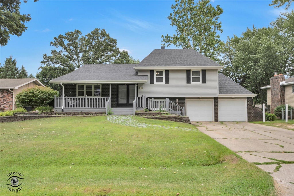 Photo of 1400 Brandywine Road, Crown Point, IN 46307 (MLS # 843155)