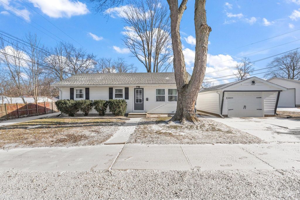 Photo of 406 Bolka Avenue, Michigan City, IN 46360 (MLS # 834080)