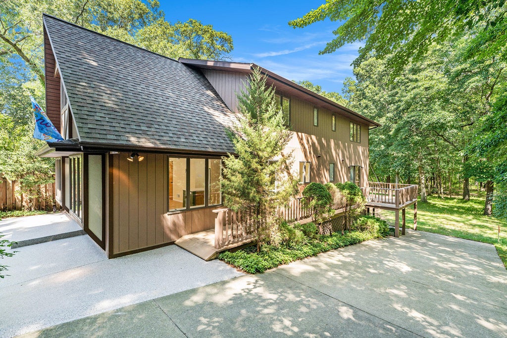 Photo of 23 Lake Shore County Road, Beverly Shores, IN 46301 (MLS # 845592)