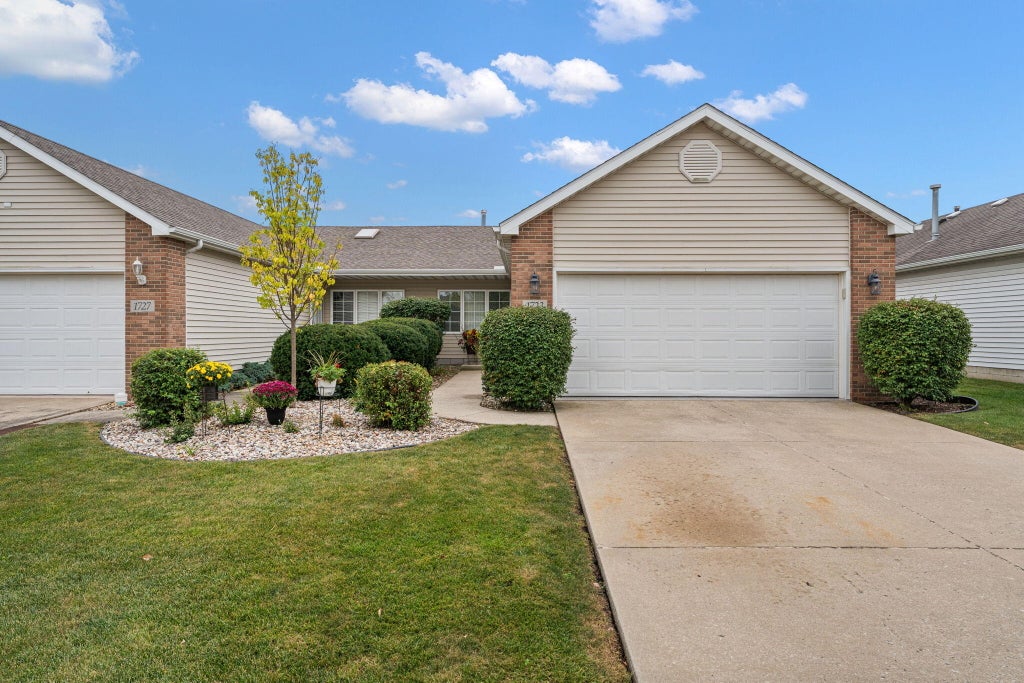 Photo of 1723 Fir Avenue, Crown Point, IN 46307 (MLS # 845678)