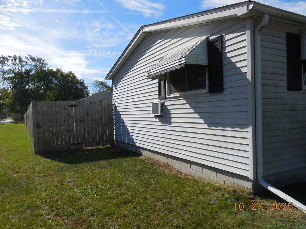 Photo of 93 Lincoln Avenue, Hobart, IN 46342 (MLS # 831164)