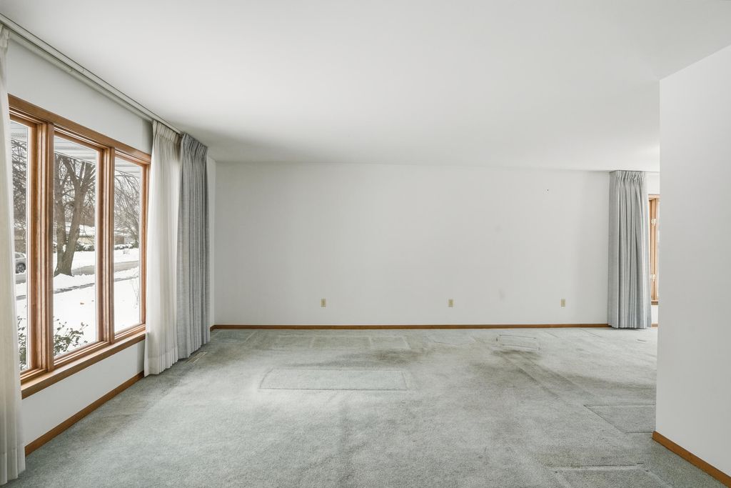 Photo of 8767 Monroe Avenue, Munster, IN 46321 (MLS # 831546)