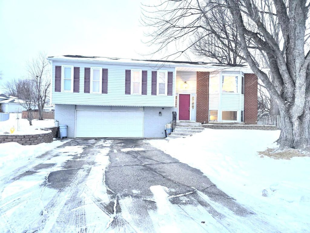 Photo of 79 Maple Court, Hebron, IN 46341 (MLS # 833570)