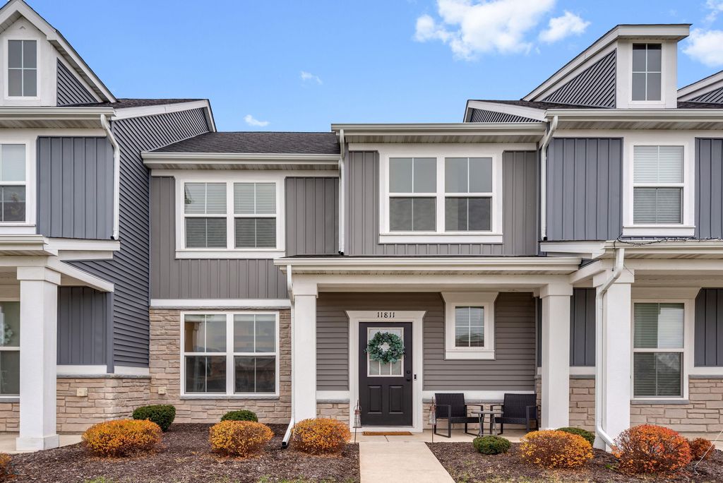 Photo of 11811 Rhode Island Street, Crown Point, IN 46307 (MLS # 831447)